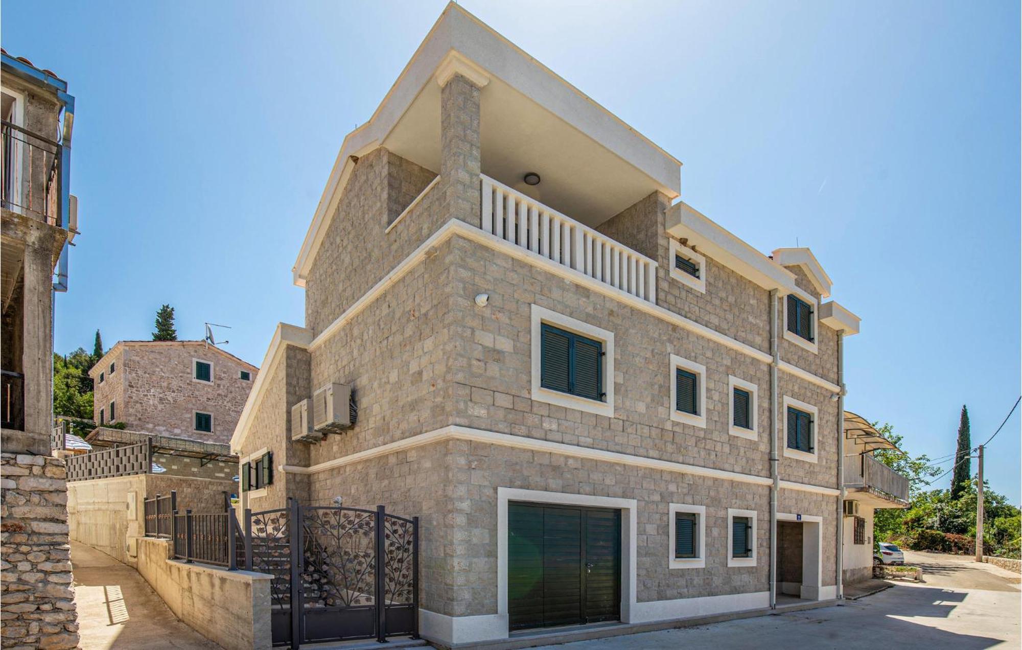 Lovely Home In Klek With House A Panoramic View Exterior photo